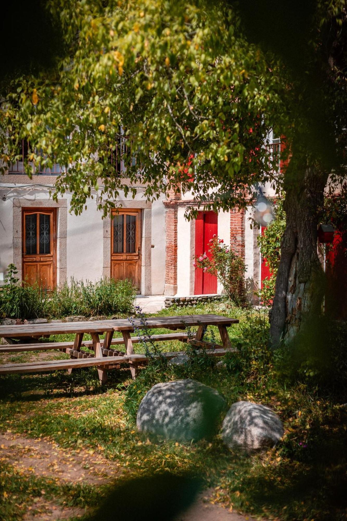 La Grande Maison Rouge Angoustrine Buitenkant foto